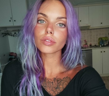 spicyrollersg pornstar high quality images