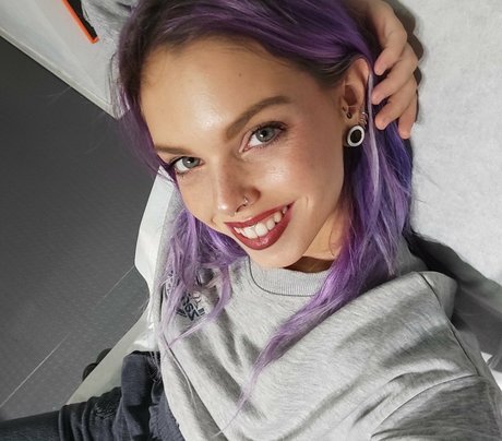 spicyrollersg nude model photos