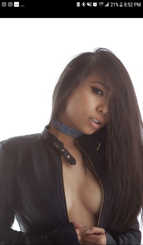Vivian Wong star naked pics