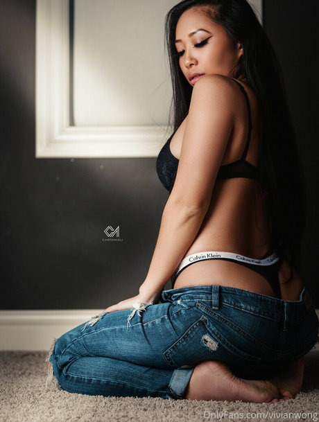 Vivian Wong pornstar erotic pic