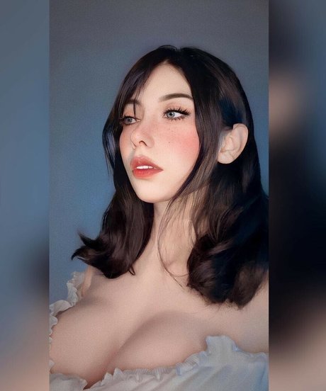 Lilywaifu hermosa estrella porno galería