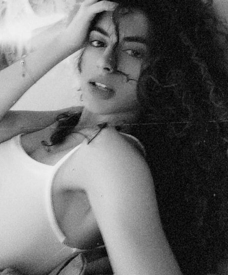 Martina Miticocchio actrice adulte collection