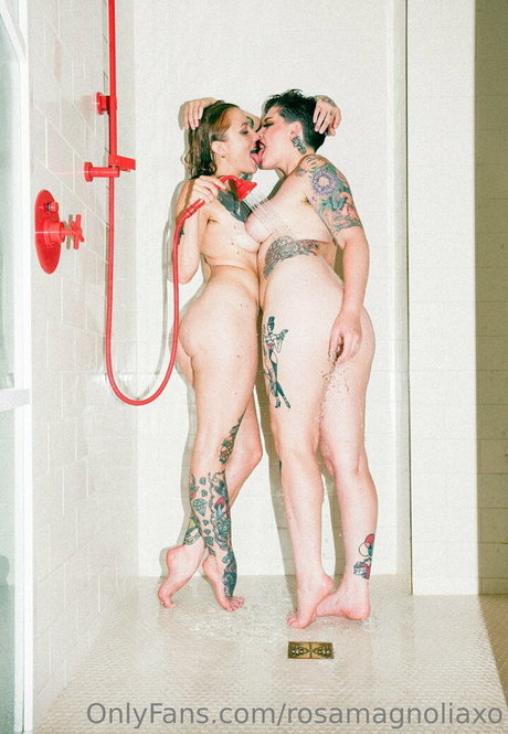 rosamagnoliaxo modèle xxx galeries