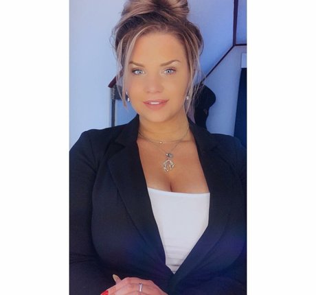 Joyce Straten étoile sexy archive