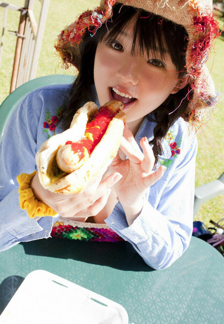 Ai Shinozaki modelo desnuda imagen