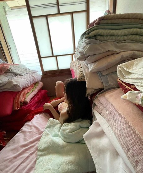 Ai Shinozaki art étoile archive