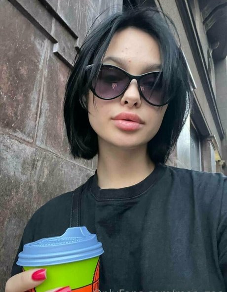 mee zee modèle xxx image