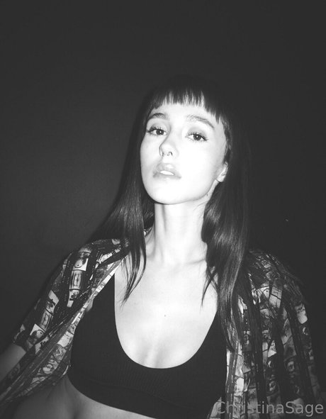 christinasage estrella exclusiva galerías