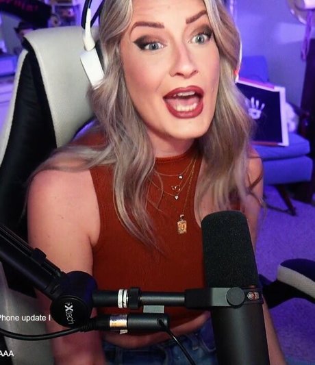 BasicWitGirl modelo pornografico foto