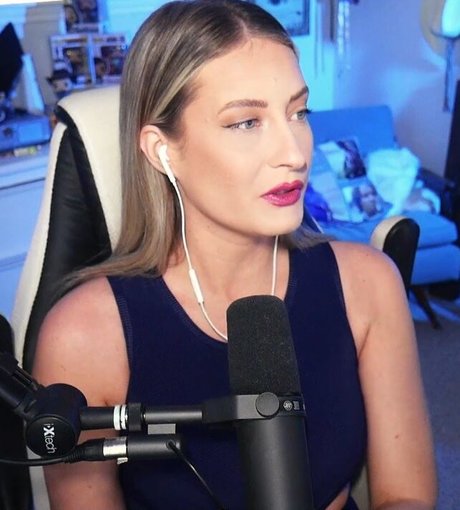 BasicWitGirl haut de star du porno photos