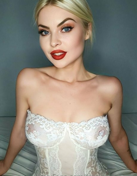 Lesbianas con strap-on onlyfans desnudos porno recopilación