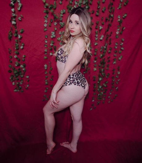 SunfyreTv modèle xxx archive