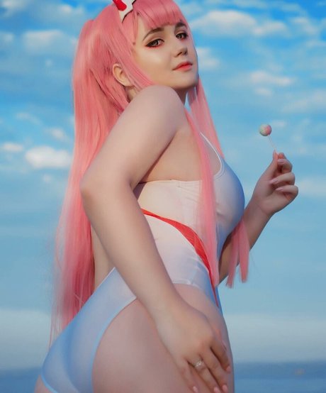 jyu san estrella desnuda galerías