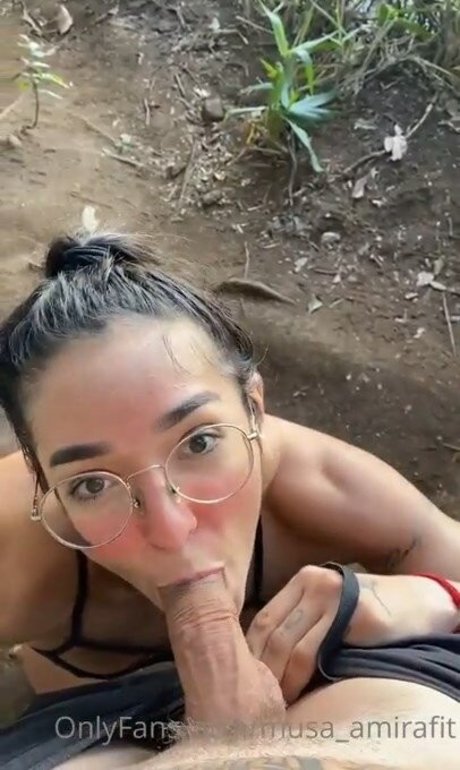 Amira Daher modèle érotique galeries