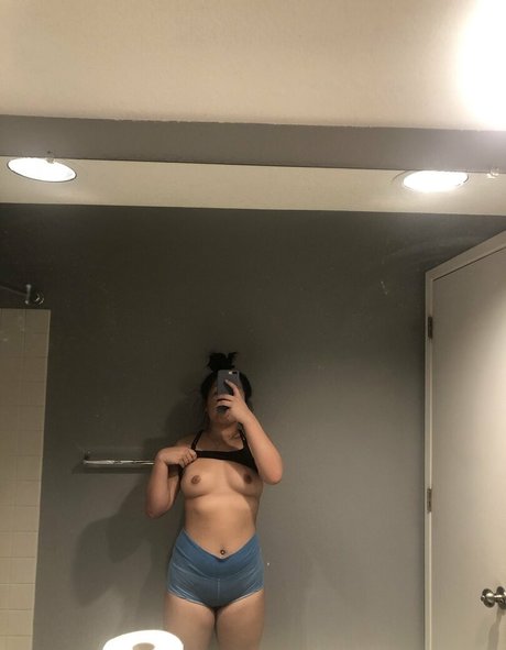 asianbbygirl18 beau modèle galerie