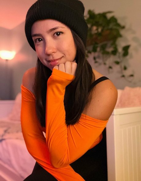 esposa morena onlyfans arriba desnudo foto