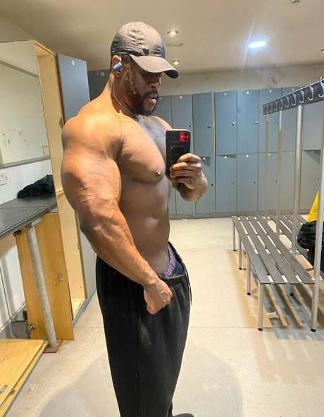 pleasure12368 actriz atractiva imagen