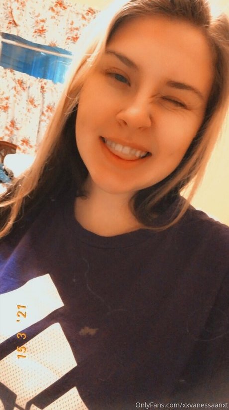 nessajade étoile adulte photos