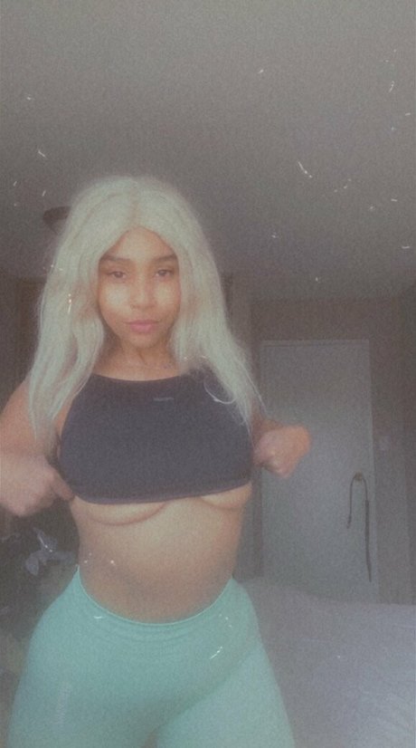 violetfire modelo caliente fotos