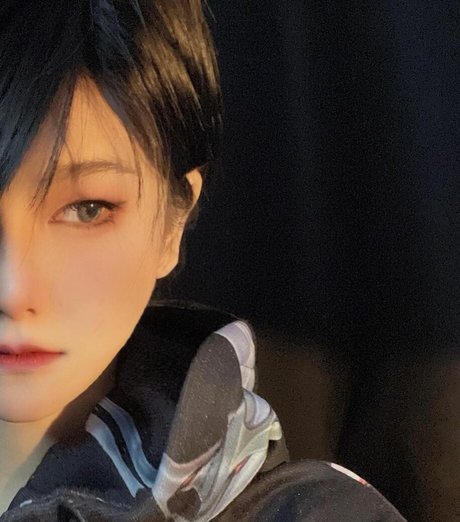 Aveline Tetsuya estrella pornografica archivo