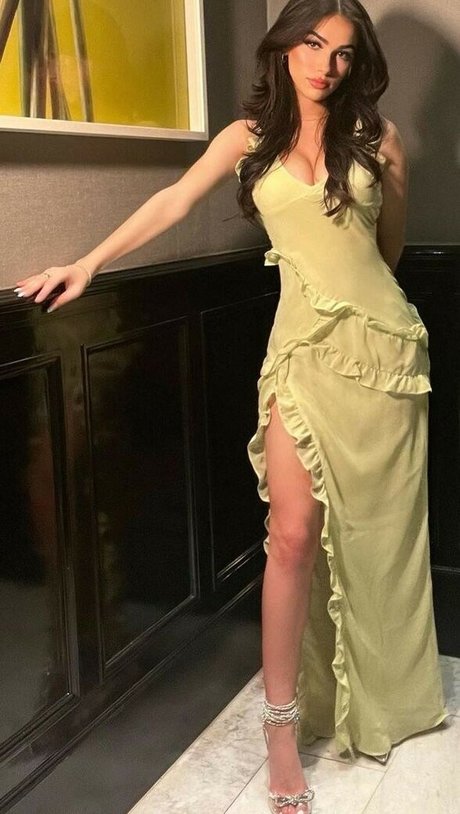 Julia Merekoulias modelo de arte foto