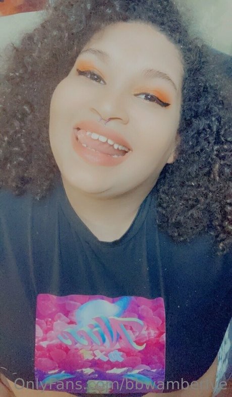 bbwamberlve actrice chaude image