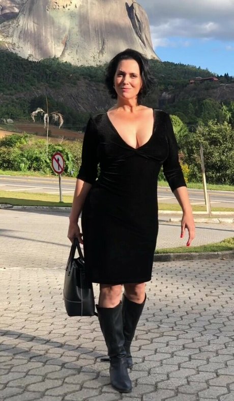 Ileuza Elias haut modèle galeries