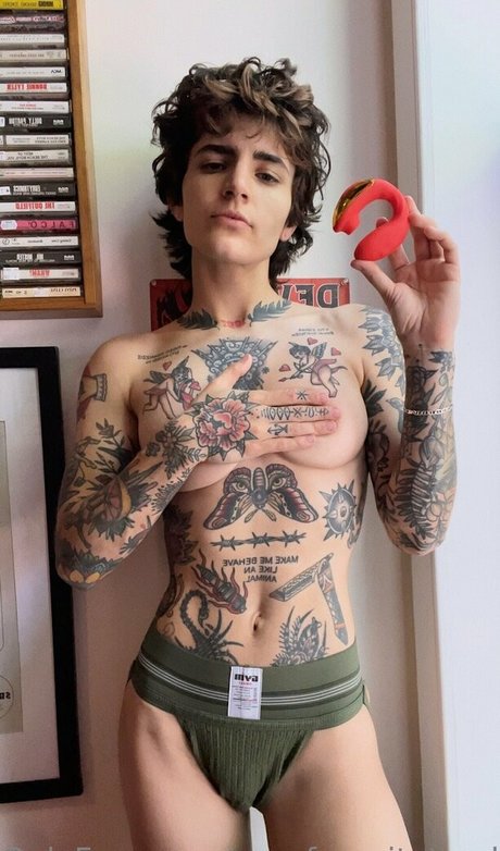 yourfavoritetomboy actrice pornographique photo