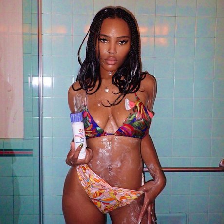 Quenlin Blackwell étoile érotique photo