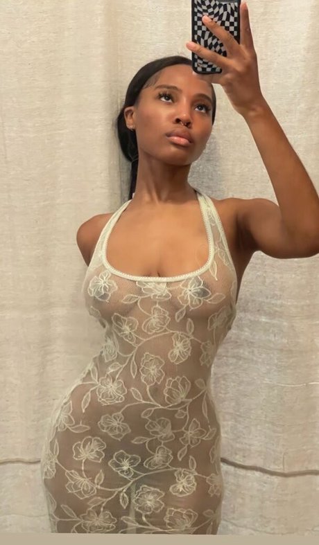 Quenlin Blackwell linda estrella imágenes