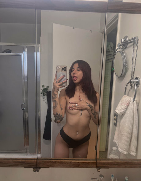 Coziebae bonita modelo galerías