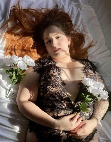 ivydelacourte sexo modelo galería