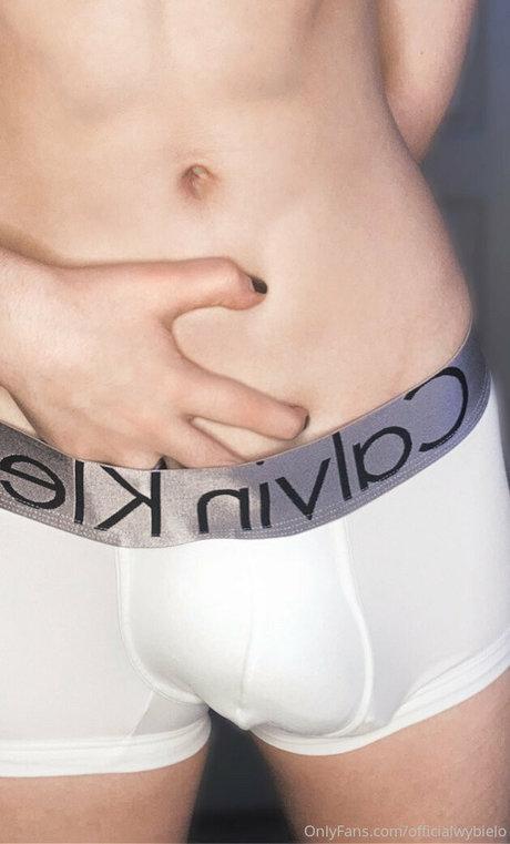 officialwybielo jolie actrice des photos