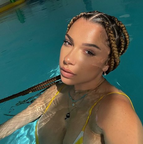 Emmy Tifrit étoile de l'art archive