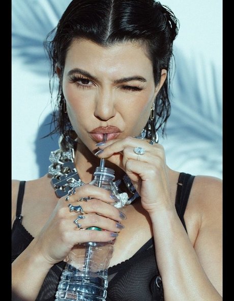 Kourtney Kardashian estrella erótica archivo