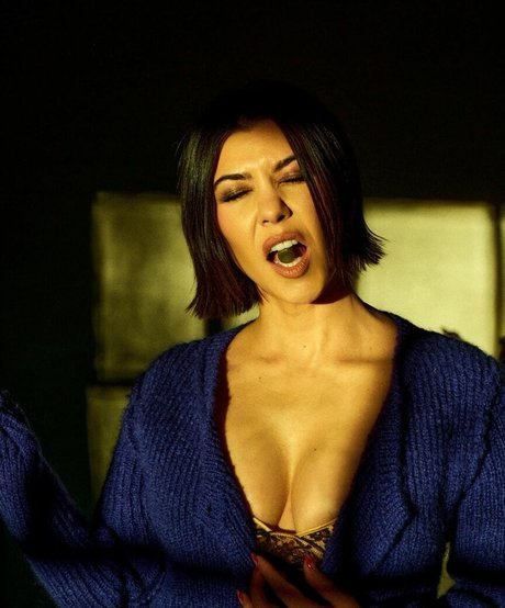 Kourtney Kardashian estrella porno bonita fotos