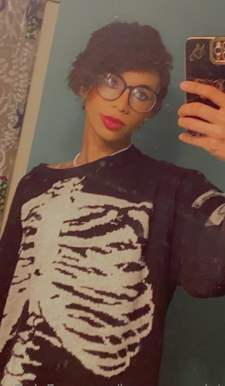 ivyevescarlet actrice nue photos