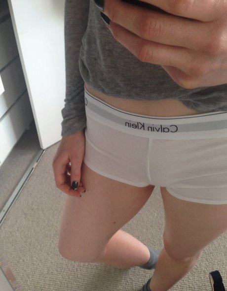 Bonnie Wright desnudos de modelos recopilación