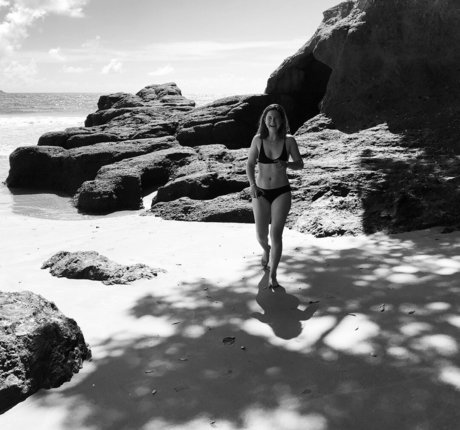 Bonnie Wright actrice de nus photo