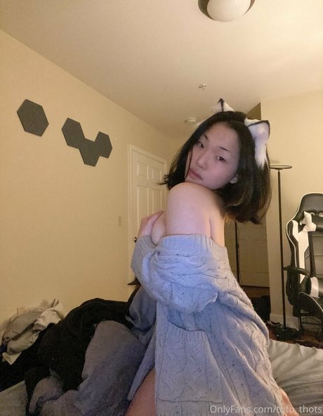 tofu thots estrella desnuda galerías