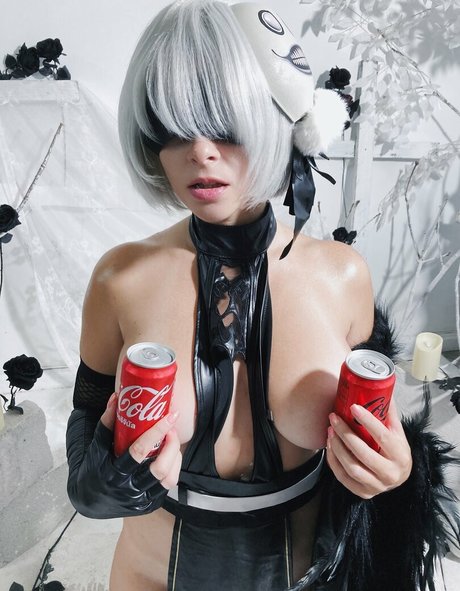 Yunakairi modelo atractivo imagen