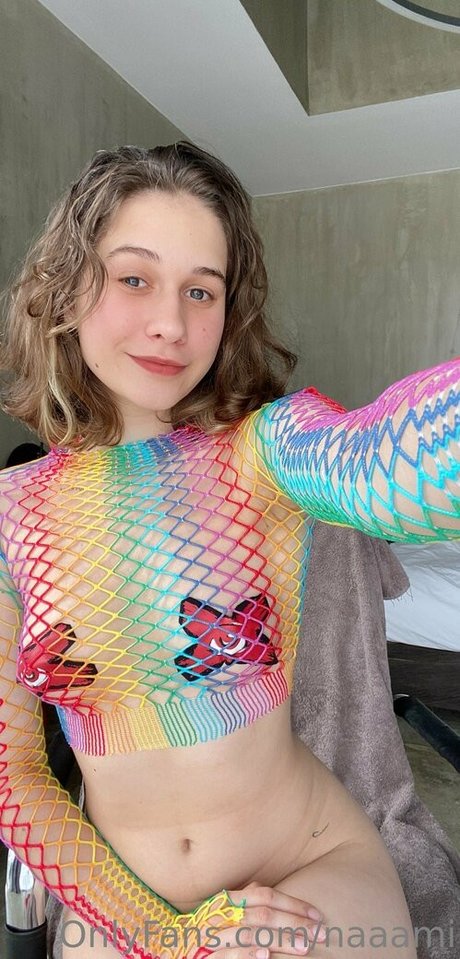 naaami modelo hd fotos