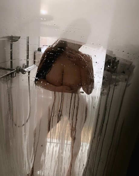 yummii i xxx model gallery