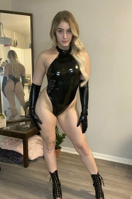 Kenzie Madison nus étoiles des photos