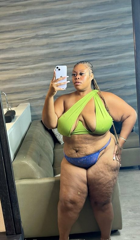 Trío de tetas grandes onlyfans bastante exclusivo foto