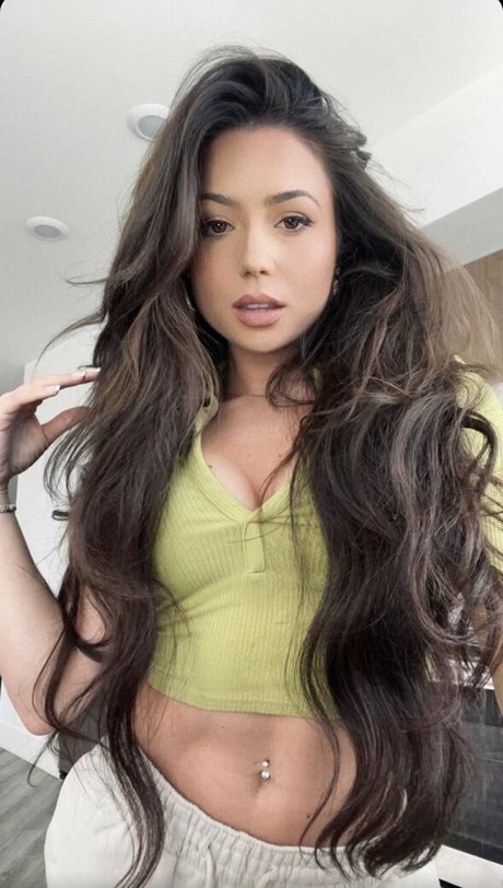 Ashley Nocera étoile nue images