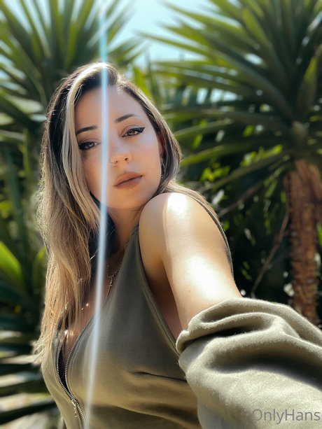 Hannah Ray thumbnail