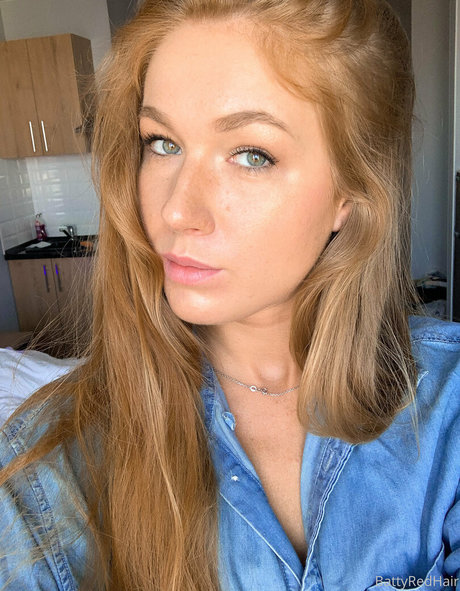 batty red hair estrella erótica imagen