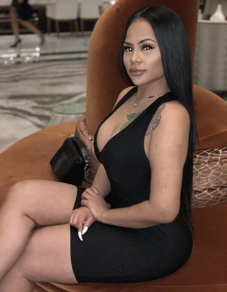 Strellakat actrice libre des photos