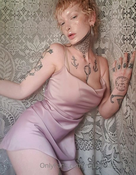 Nausicaa Rondina_ modèle de sexe archive